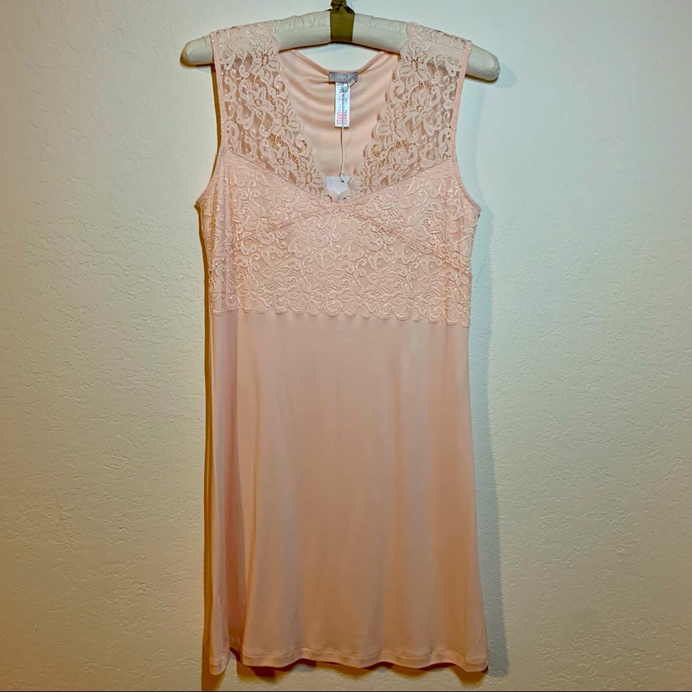 Hanro nightgown NWT